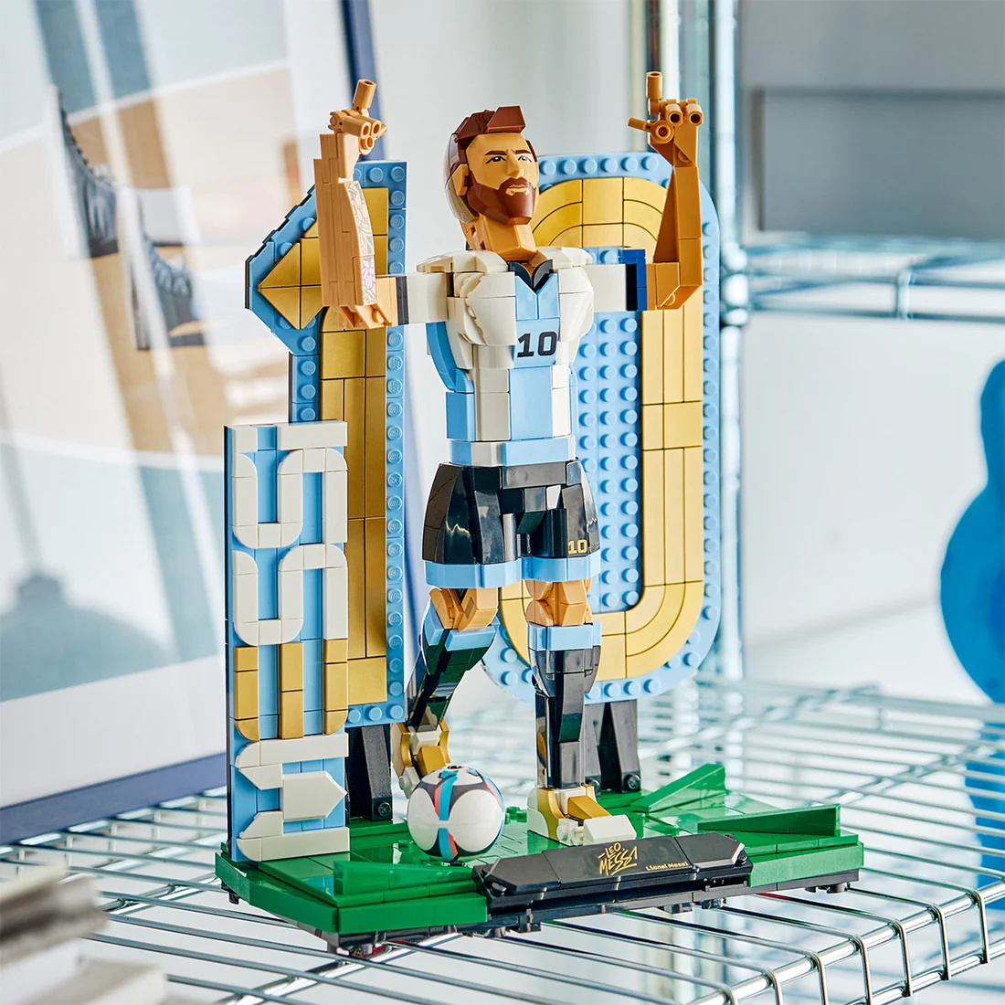 lego-2-trong-1-huyen-thoai-lionel-messi-doc-dao-1